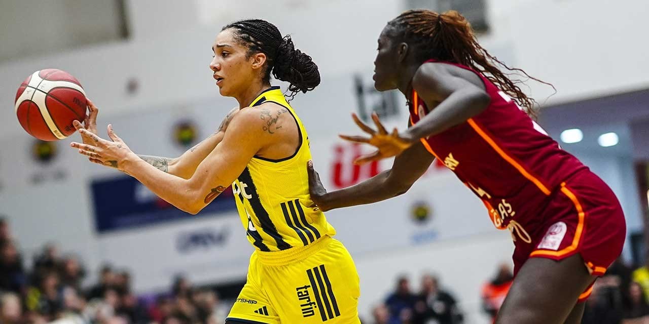 Fenerbahçe Galatasaray'a 5 fark attı