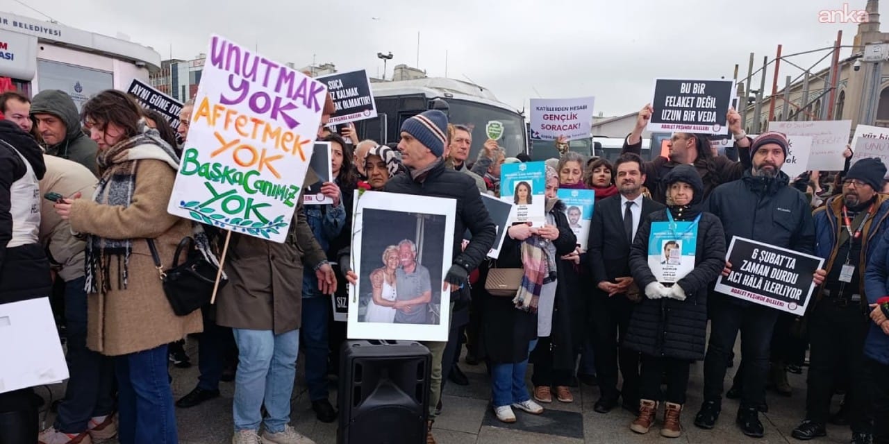 Kadıköy'de 6 Şubat anması: Üç yıldır adalet arıyoruz!
