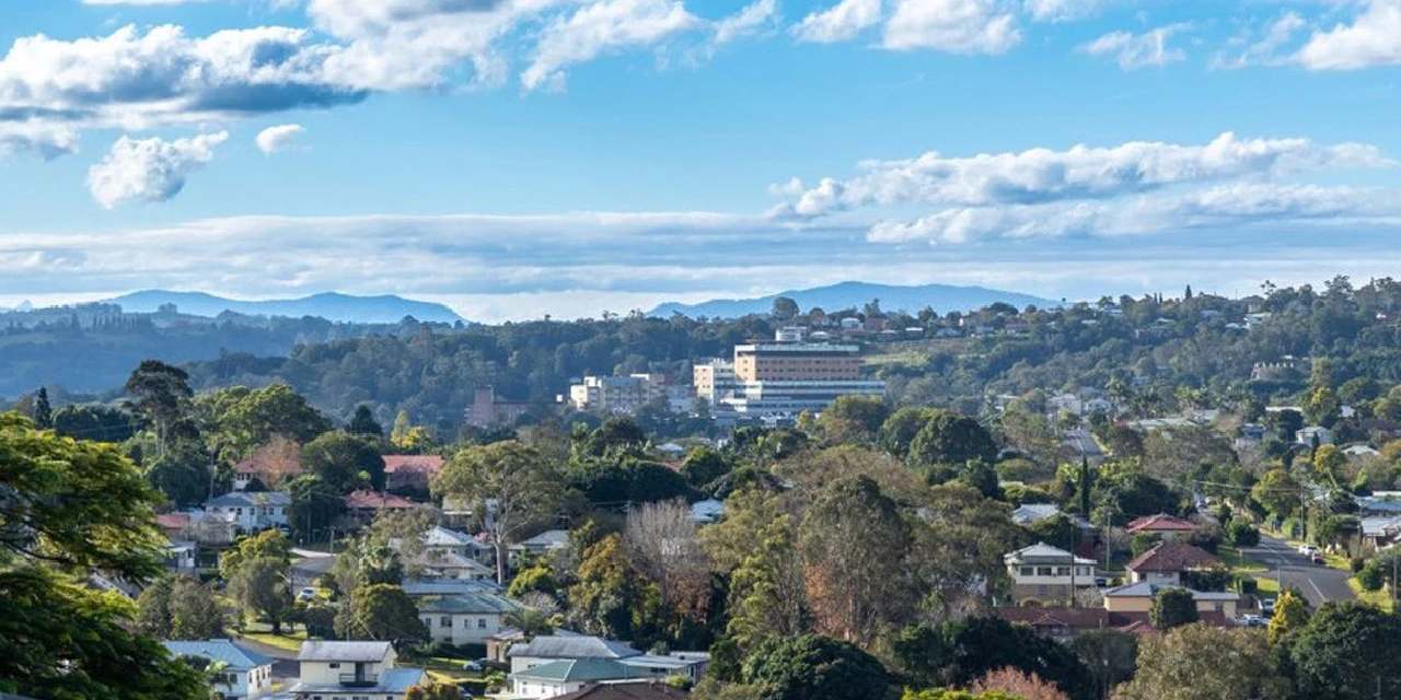 Benzin istasyonu bile olan kasabayı komple satışa çıkardılar: Fiyatını ilanla duyurdular