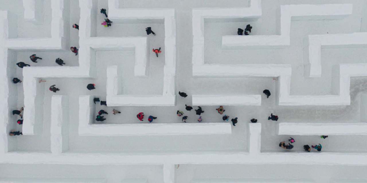 Giderseniz kaybolmayın: Avrupa'nın en büyük kar labirentinde donabilirsiniz