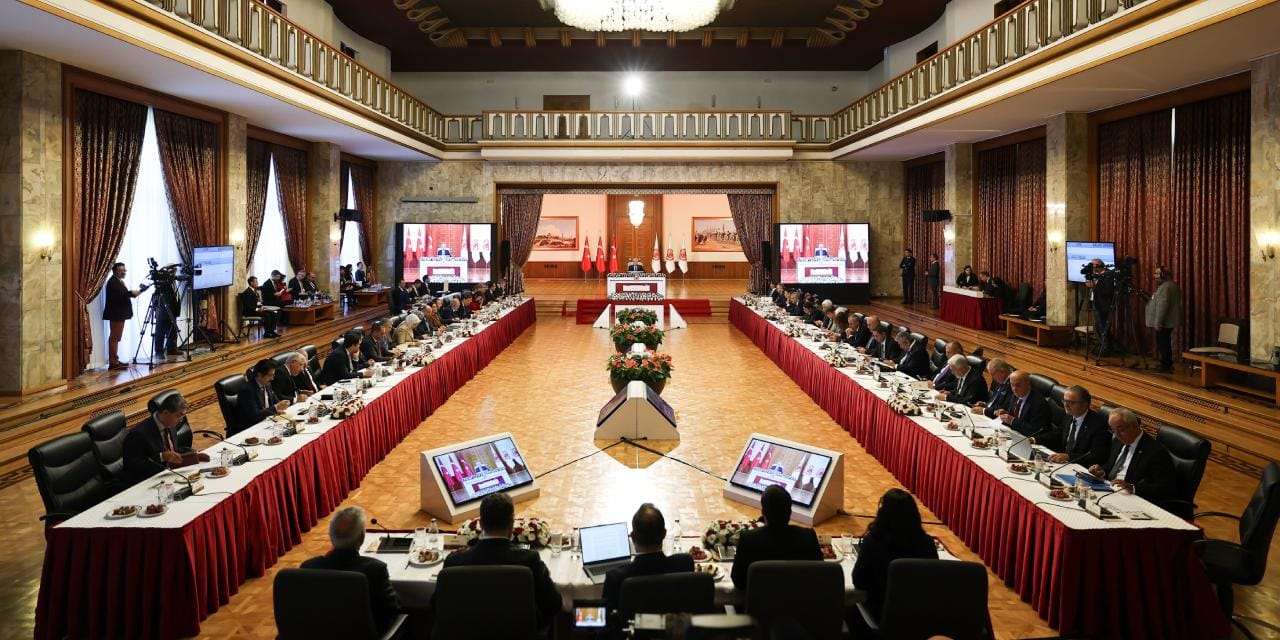 İmralı sürecinde yeni aşama: Komisyon "geçiş süreci kanunu" için sona yaklaştı