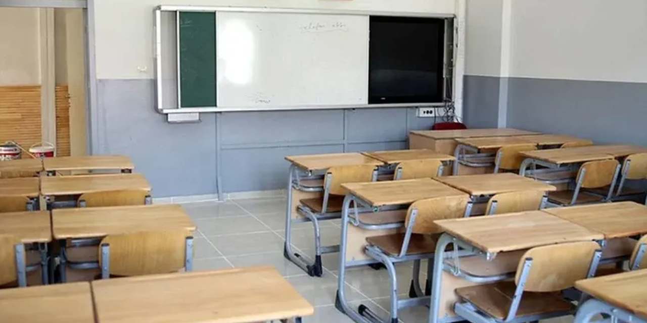 6 Şubat'ın yıl dönümünde okullar tatil edildi