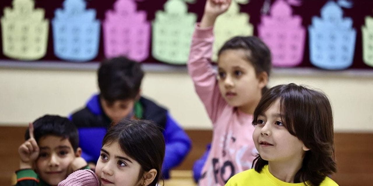 Depremin yıl dönümünde 4 ilde eğitime ara verildi