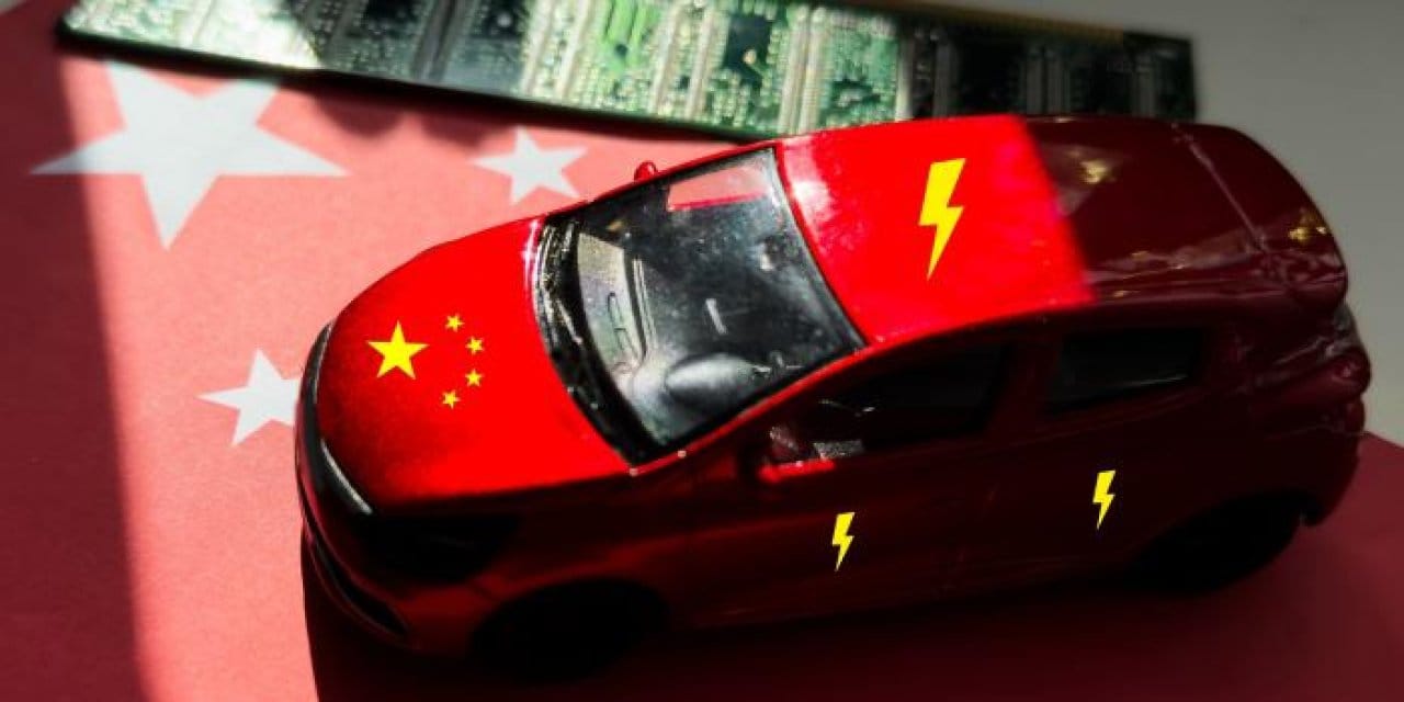 Otoparkta casus var! Polonya Ordusu "Çin arabaları ordumuzu gözetliyor!"