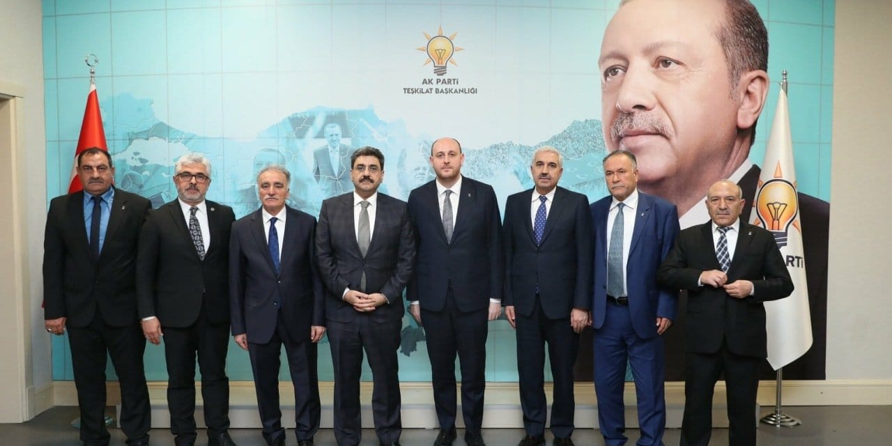 AKP'li iki başkan görevden alındı: Genel Merkez'den açıklama