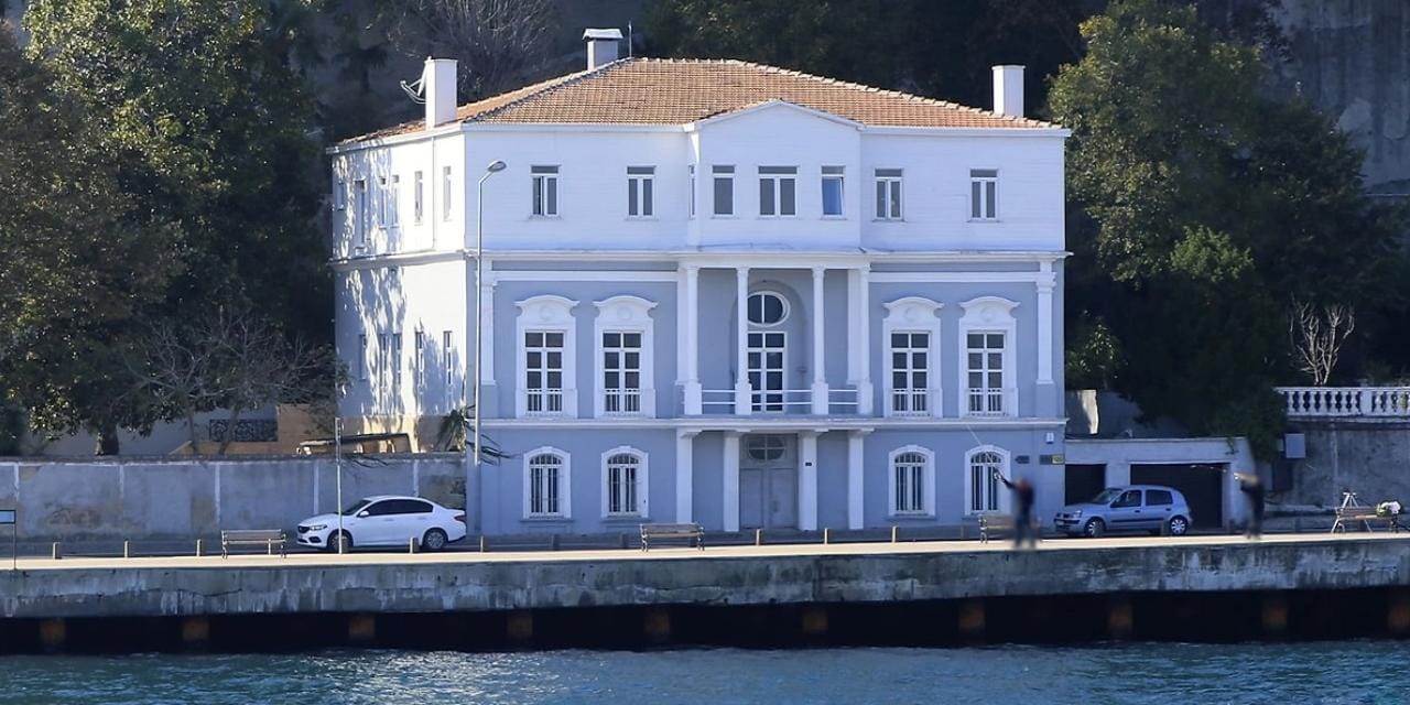 Türkiye ve Rusya'yı Boğaz'da karşı karşıya getiren yalı için karar bekleniyor