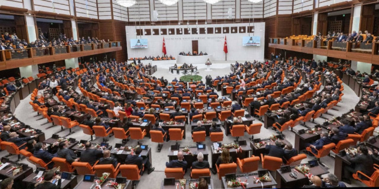 '6 Şubat depreminin bütün sonuçları araştırılsın' önergesi AKP-MHP oylarıyla reddedildi