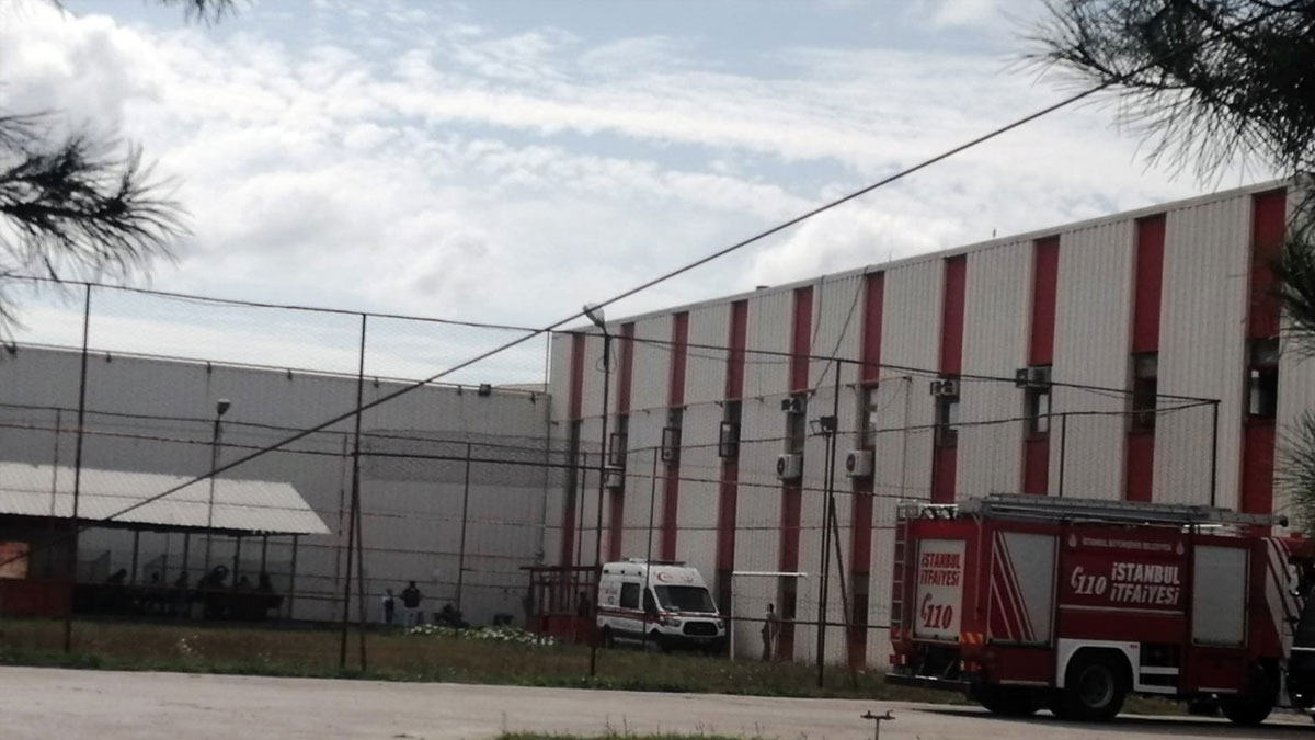 Tuzla'daki bir fabrikada 3 işçinin etkilendiği gaz kaçağıyla ilgili İstanbul Valiliğinden açıklama