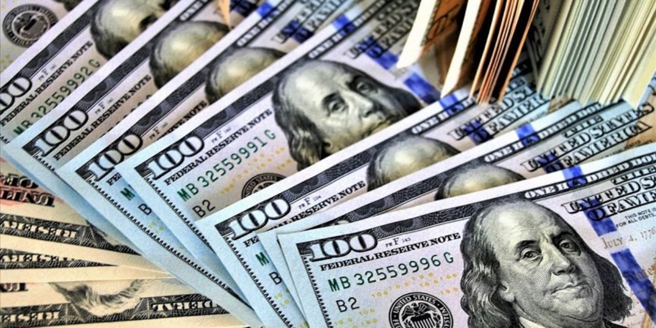 Dolar tırmanışta, Euro peşinden kovalıyor