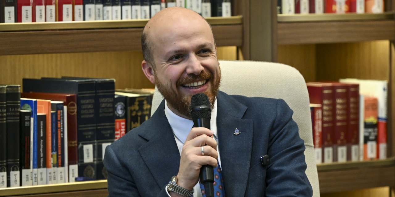 Bilal Erdoğan'dan gençlere tavsiye! "Kendinize kolay yoldan bir yere gelmiş adamı örnek almayın"