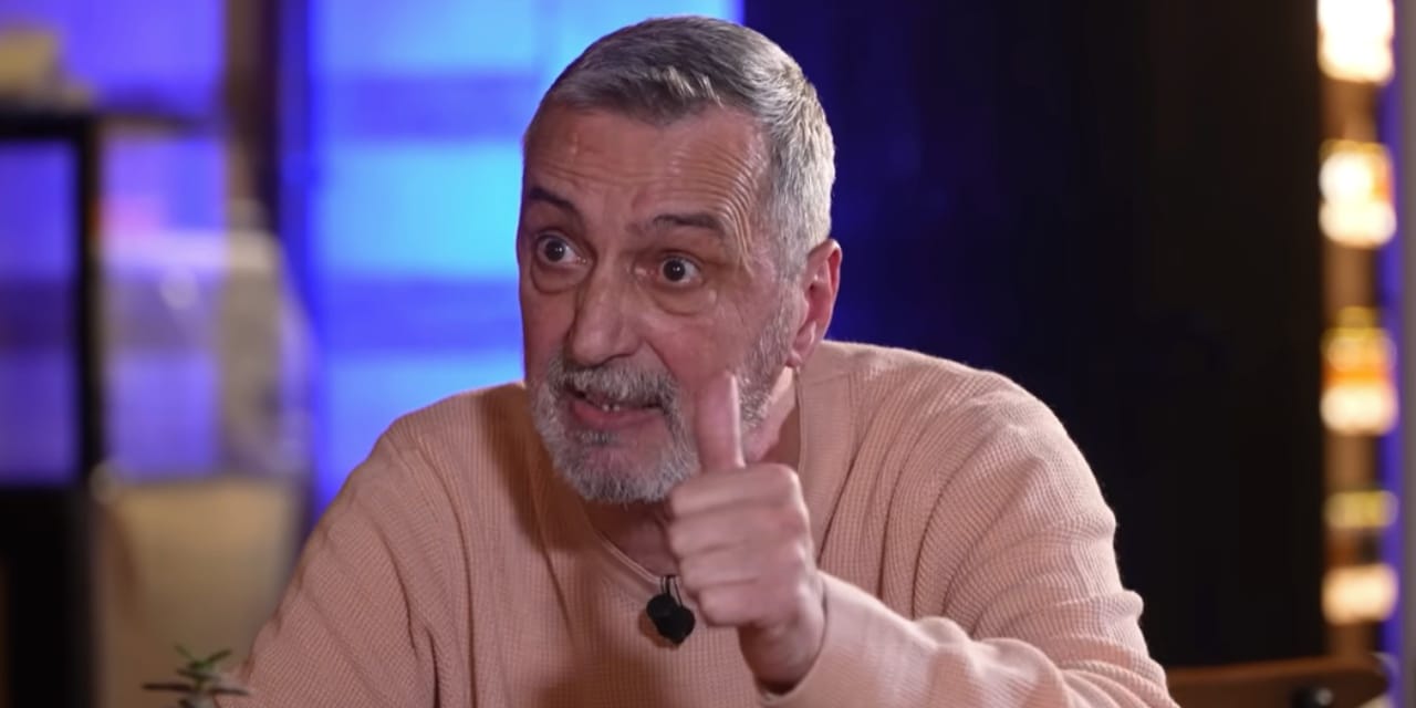 Abdülkerim Durmaz canlı yayında olduğunu anlamadı: Stüdyoda kendinden geçti