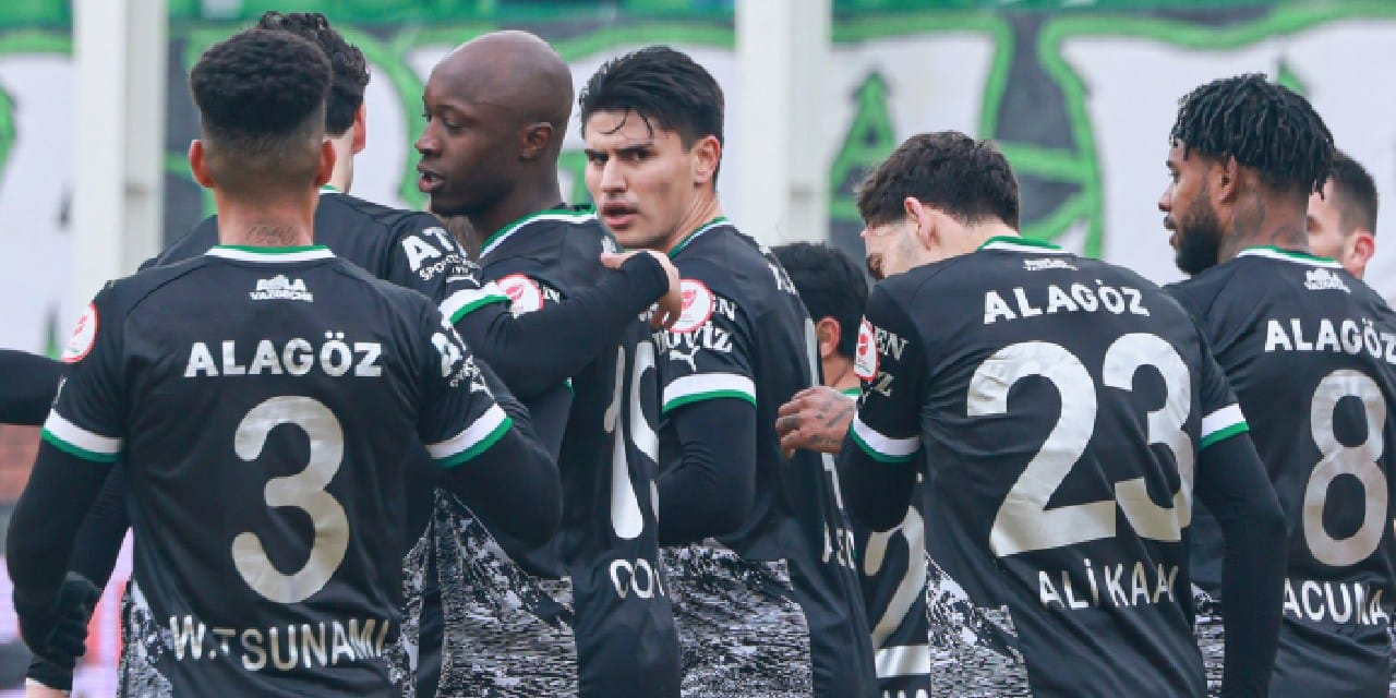 Süper Lig hayalleri yıkılınca takımın yarısını gönderdiler