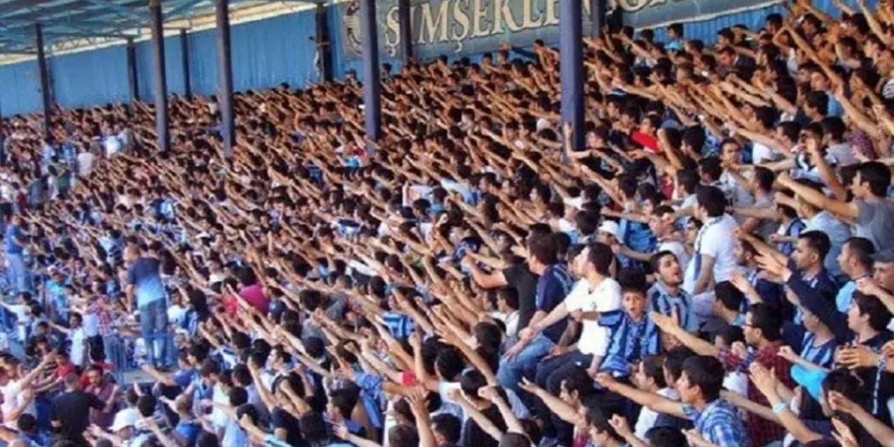 Türk futbolunun 86 yıllık efsane kulübü taraftarlarının oldu