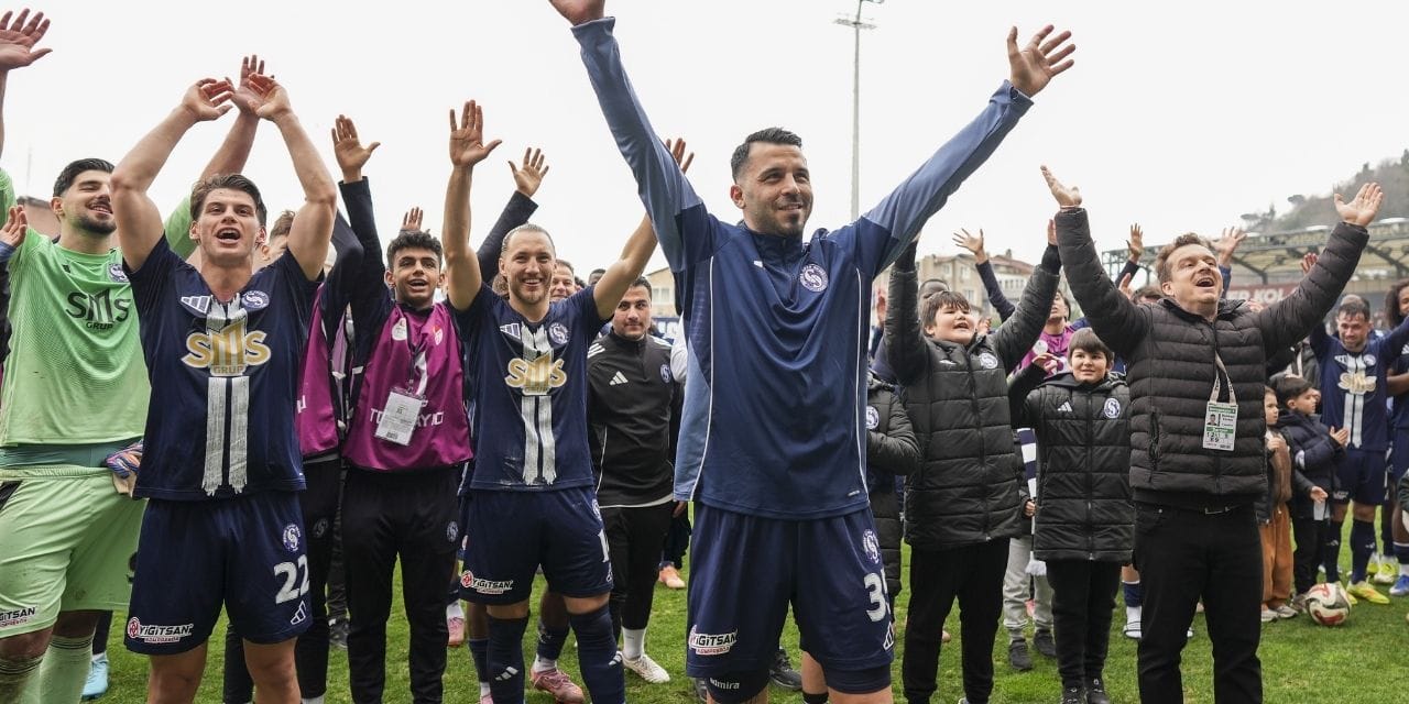 Sivasspor'u yendiler çılgınlar gibi sevindiler