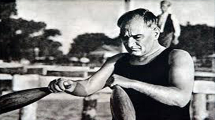 CHP Bursa milletvekili paylaştı: İşte Atatürk'ün atletli fotoğrafı!