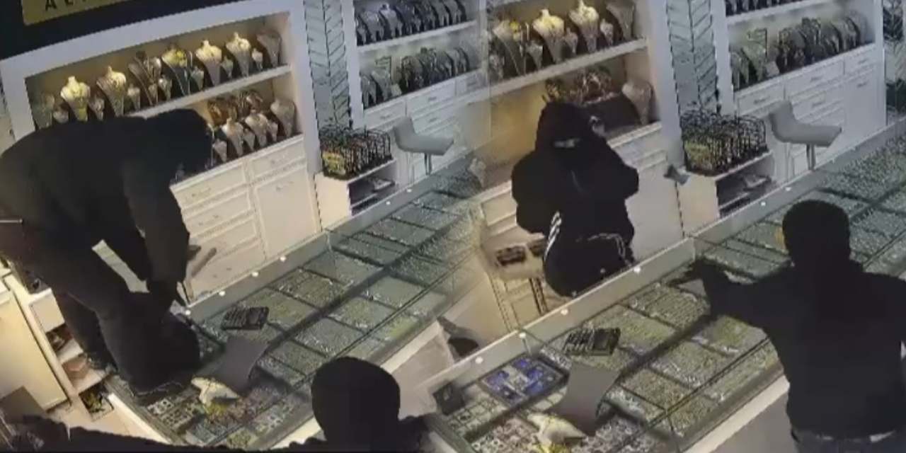 Kar maskeli hırsızlar 1 kilo altınla kaçmıştı: Kuyumcu soygununda 8 gözaltı