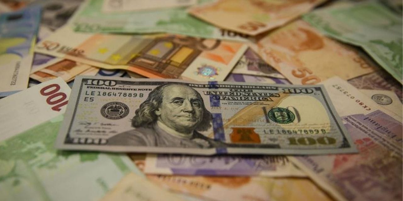 Dolar kendi derdinde, Euro 52 TL'yi zorluyor