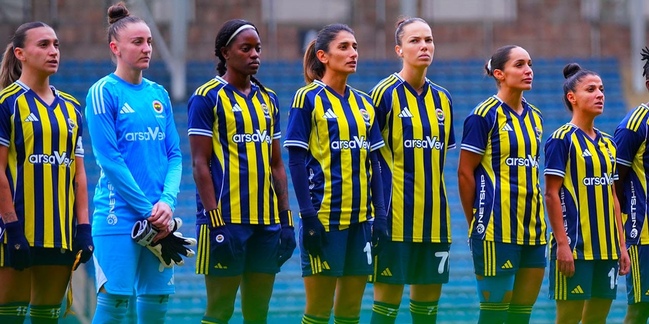 Fenerbahçe 4 gollü galibiyetin ardından ayrılığı açıkladı