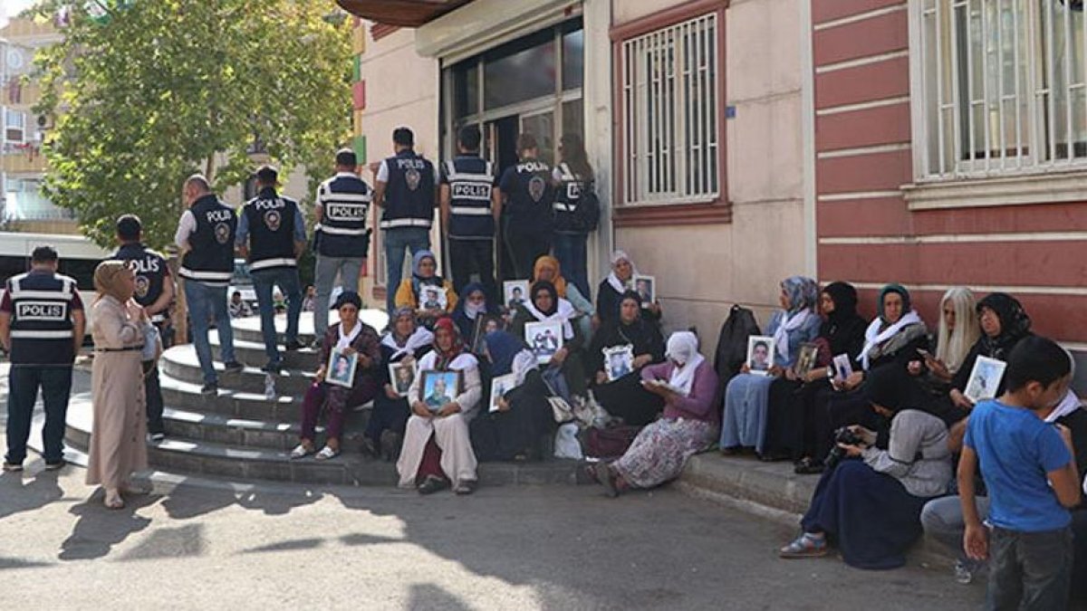 Diyarbakır'da eylem yapan ailelerden HDP'ye suç duyurusu!