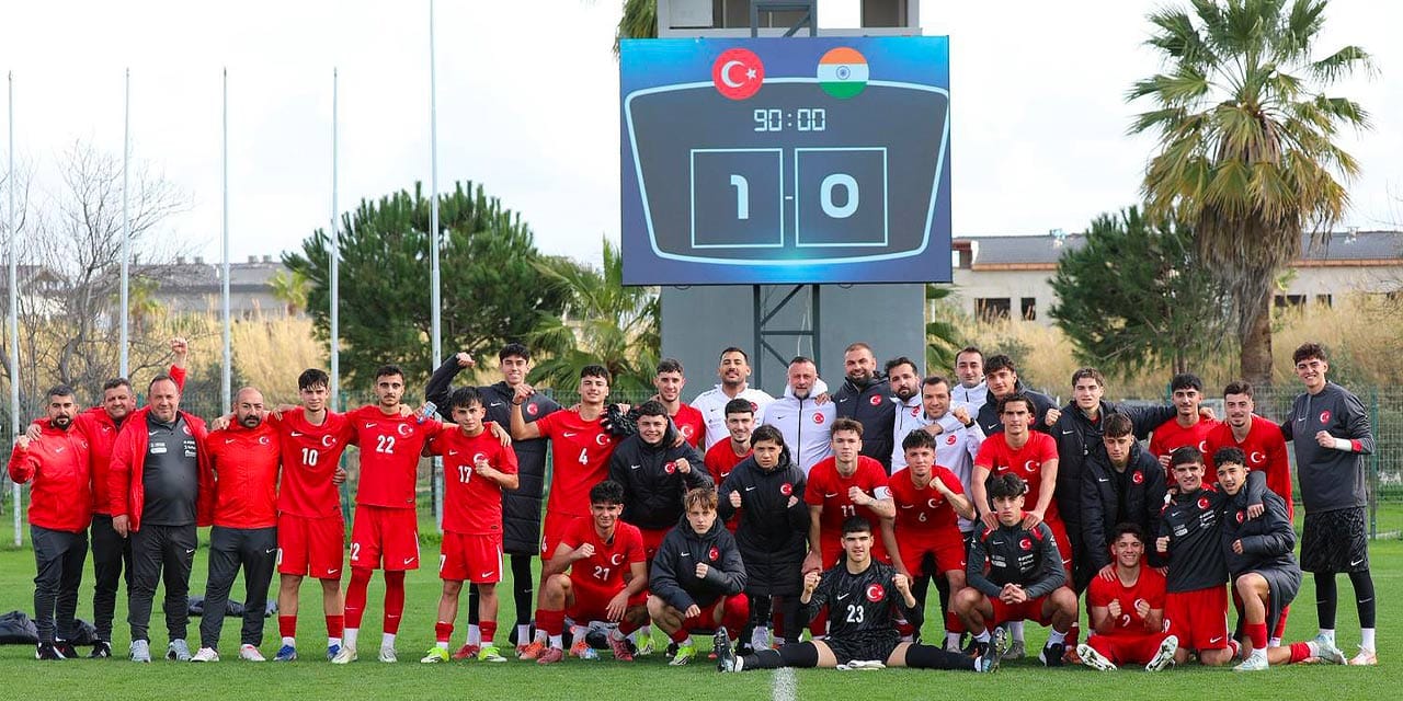 Milli takım Hindistan'ı yendi: Tekrar maç yapacaklar