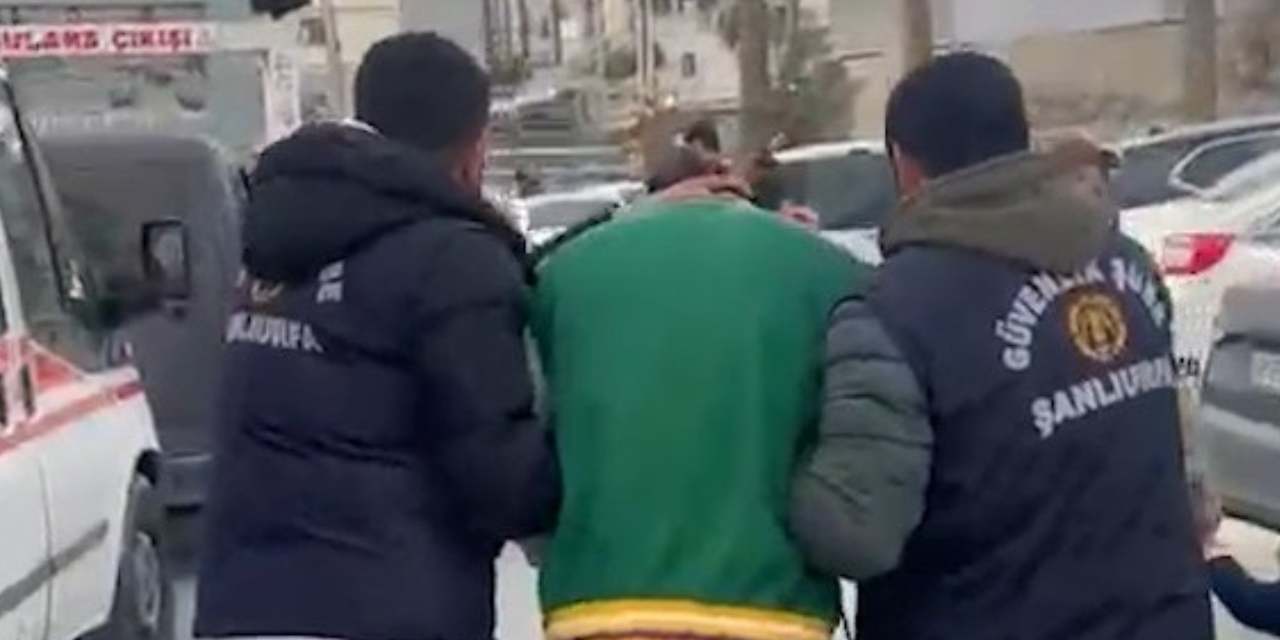 Gazi Mustafa Kemal Atatürk'e ve Türk bayrağına hakaret eden 2 kişi yakalandı