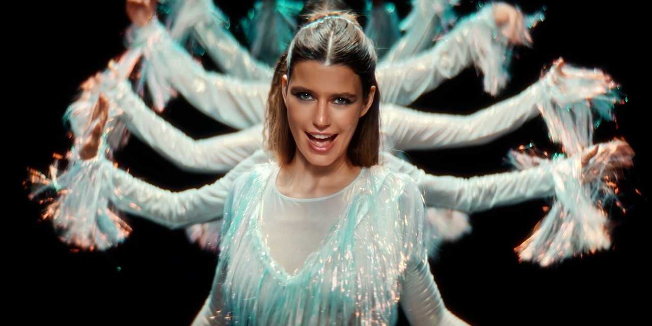 Beren Saat'ten müziğe ilk adım! İngilizce şarkısı olay oldu