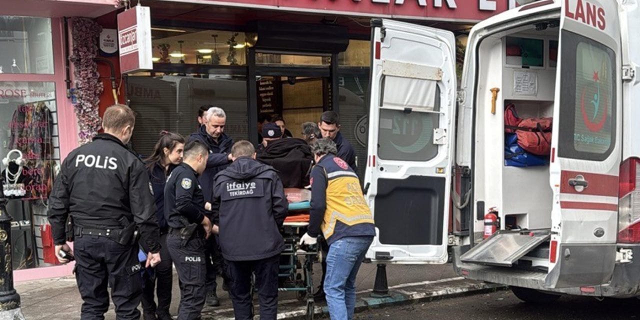 Kıyma çekerken elini kaptırdı! Makineyle hastaneye kaldırıldı