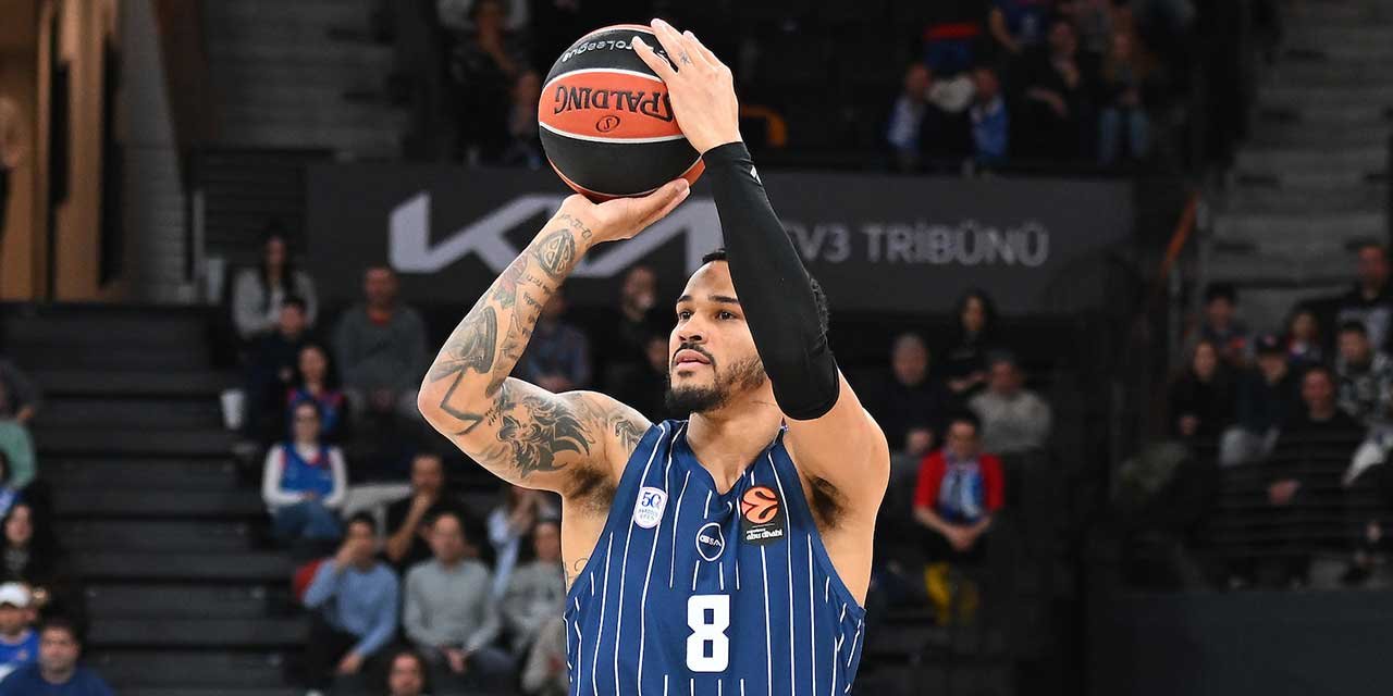 Anadolu Efes 31 sayı farkla kazandı