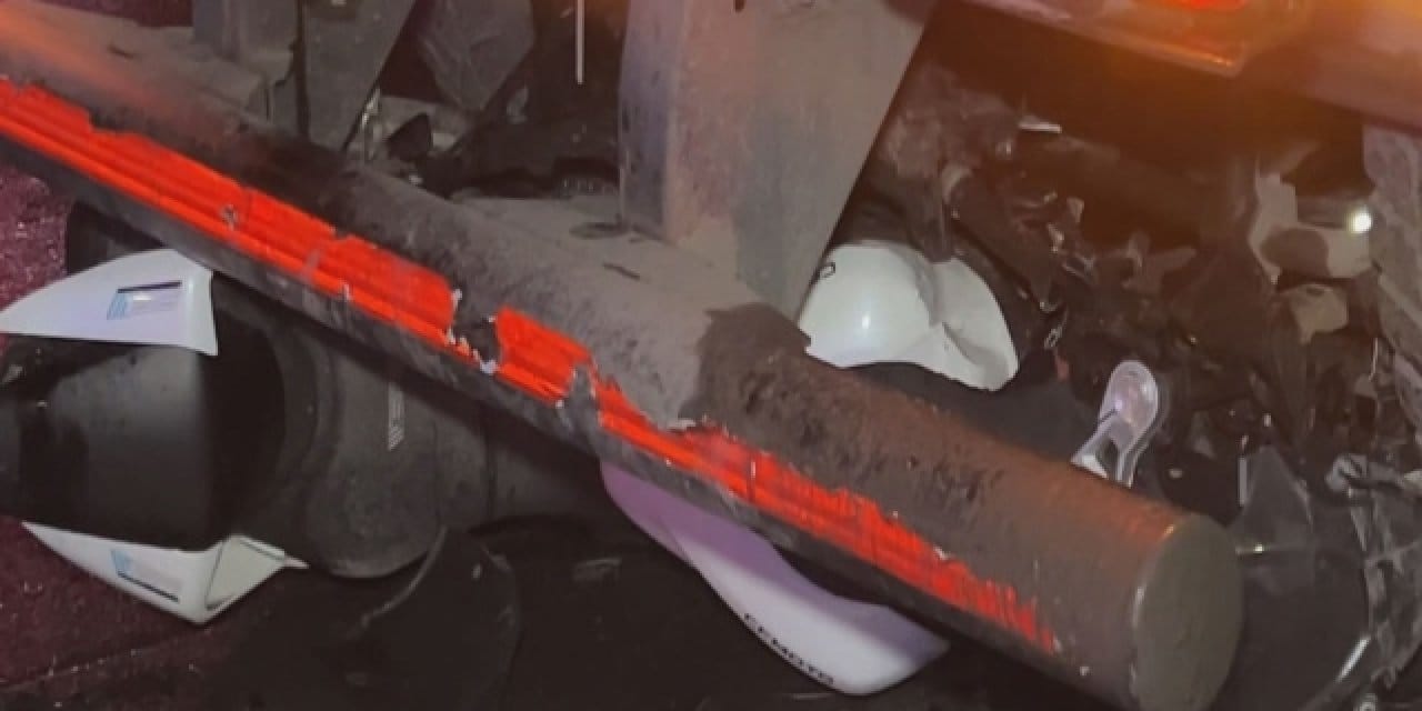 Motosiklet belediye aracına arkadan çarptı: 2 ölü