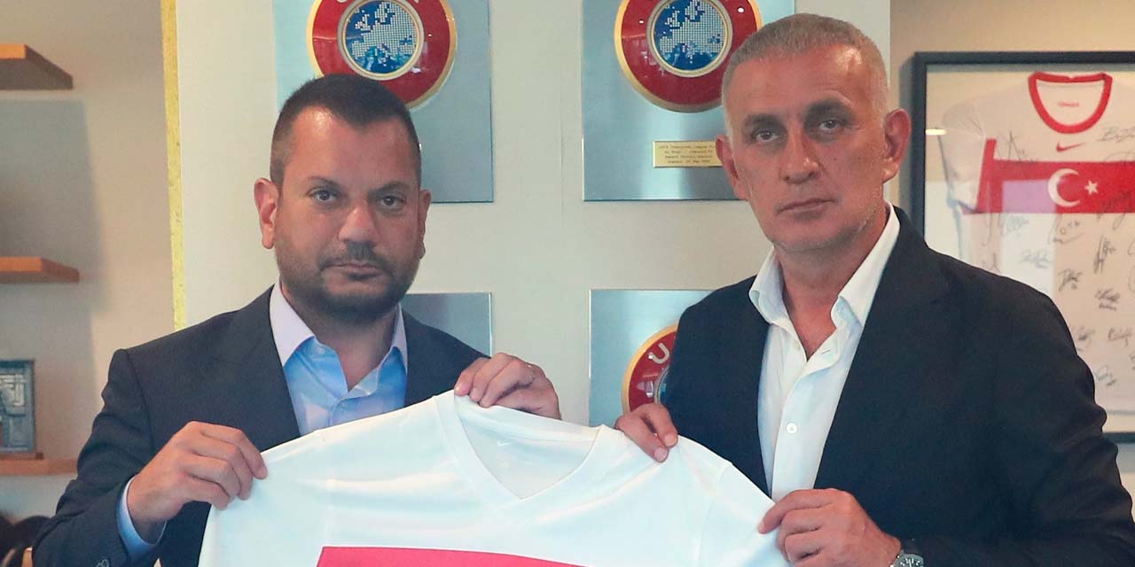 Ertuğrul Doğan topu Hacıosmanoğlu'na attı