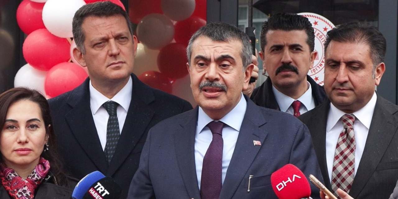 Özlem Vural'ı yanına alan Yusuf Tekin İBB kreşlerini hedef aldı!