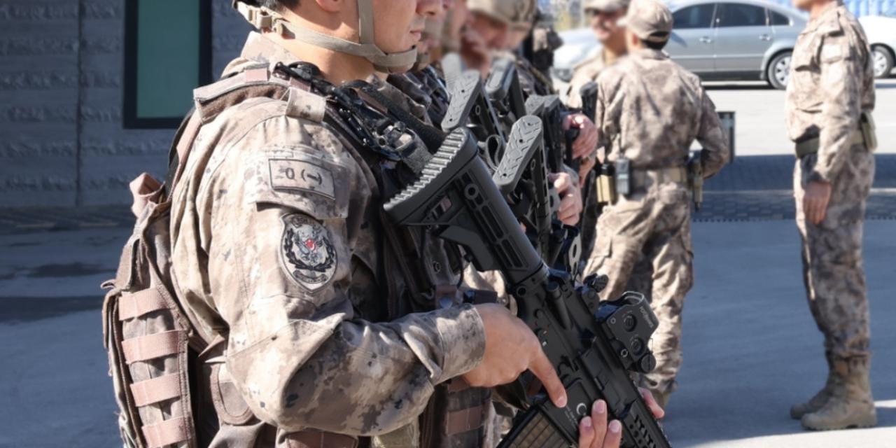 Kayseri'de operasyon: Özel Harekat Polisi yaralandı