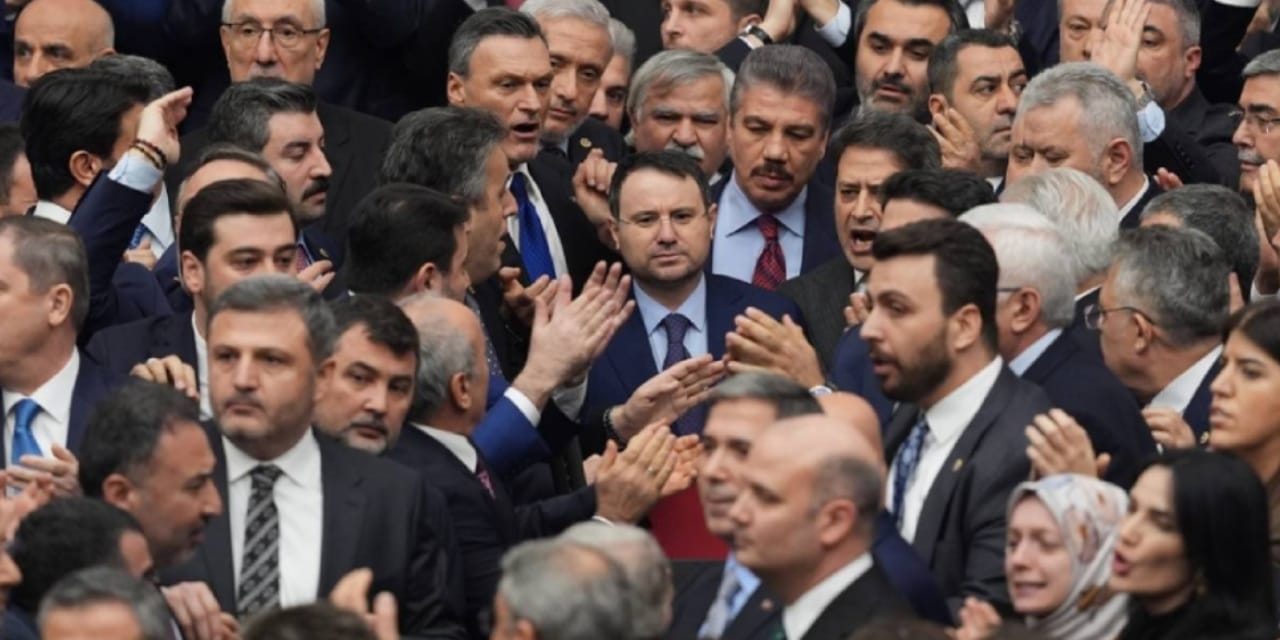 Akın Gürlek "talimat verdim" diyerek duyurdu: Tutuklular bundan sonra mesaj paylaşamayacak mı?