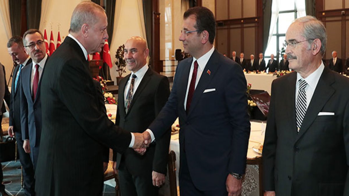 İmamoğlu’ndan Erdoğan’a "kırık sandalye" göndermesi! "Senin de koltuğun sallanıyor"