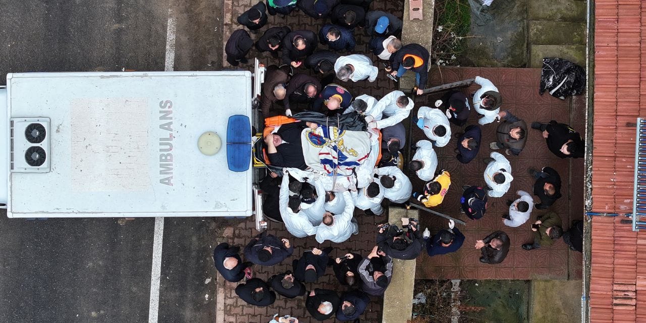 Fil hastasını 12 kişilik özel ekip evinden aldı: Ankara'ya yola çıktılar