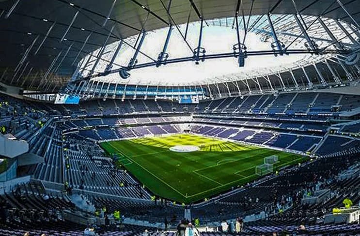 144 yıllık dev kulüp ligden düşme derdine düştü: Yine de her maçında stadı dolup taşıyor