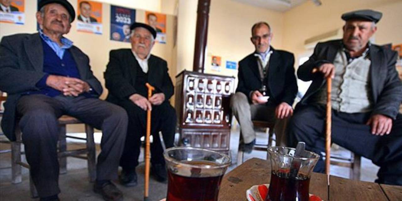 Uzman isim verilerle açıkladı: "AKP emeklileri dipte eşitledi"