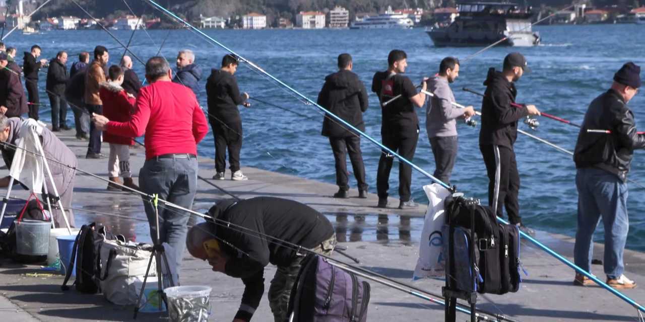 İstanbullular sahillere akın etti: Şubat ayında yaz keyfi!