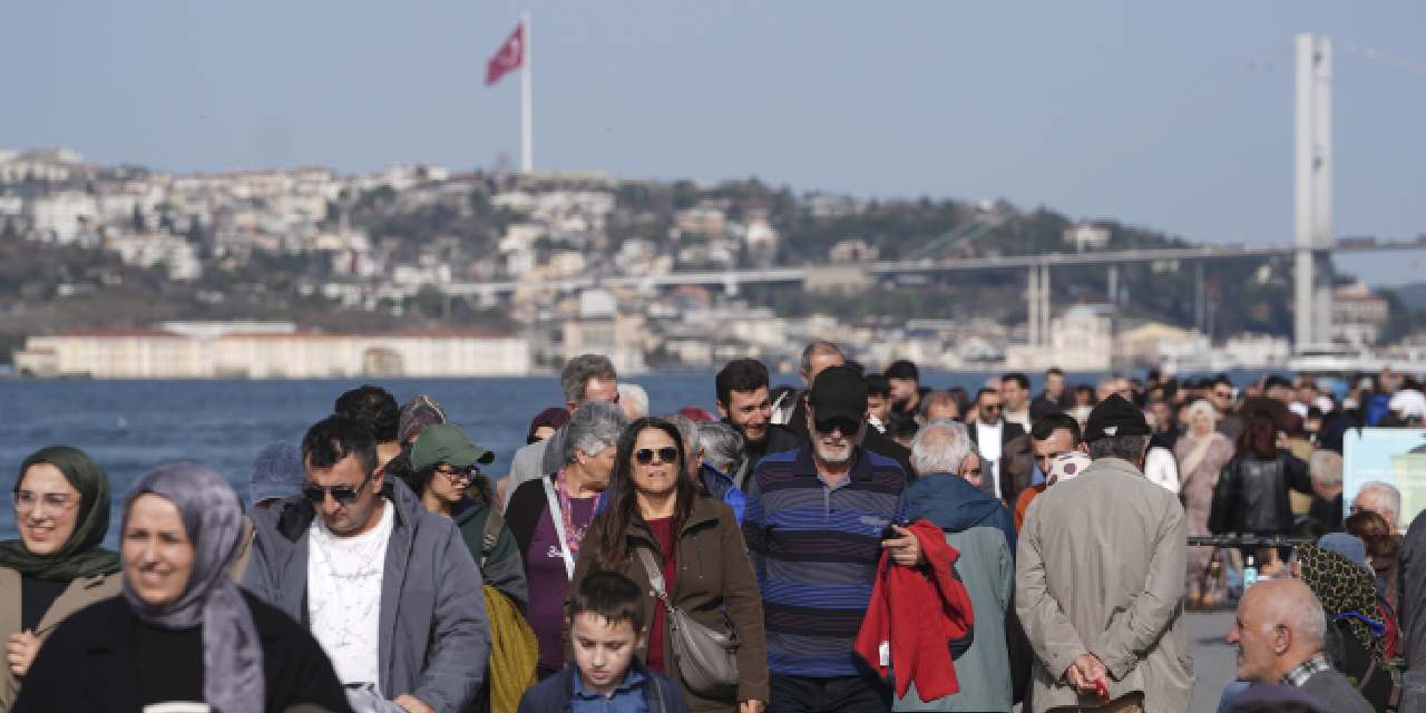 İstanbul'da Şubat ortasında yaz havası: Termometre neye uğradığını şaşırdı