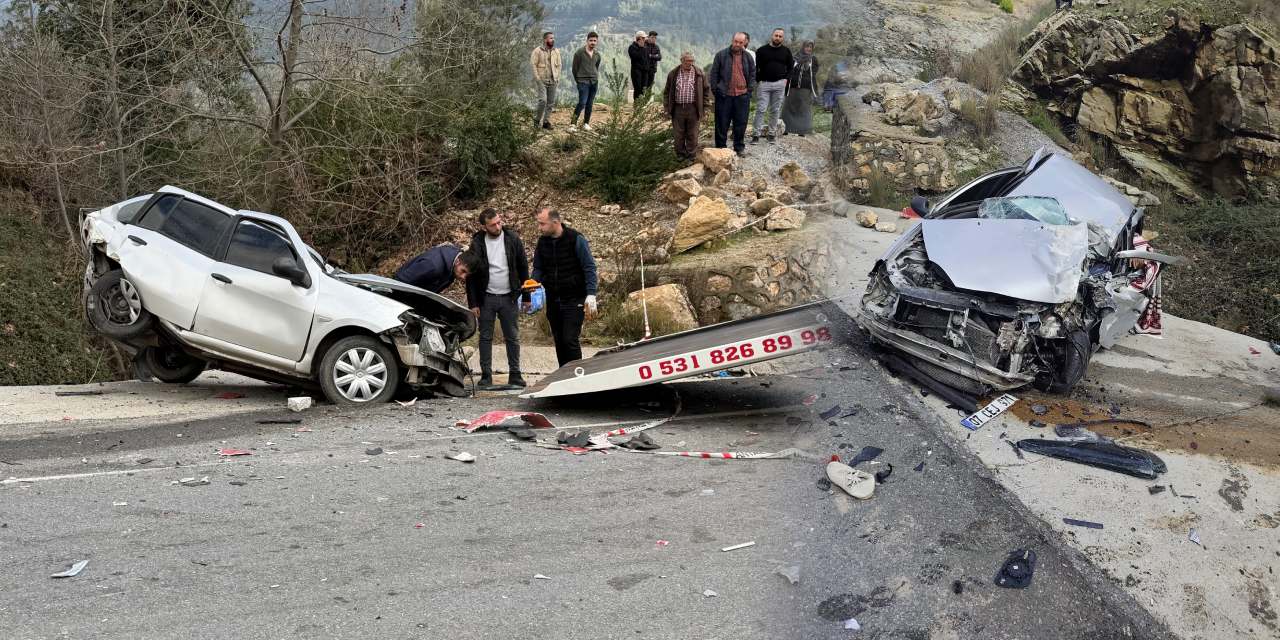 Freni tutmayan tır 2 araca çarptı: 1 ölü 3 yaralı