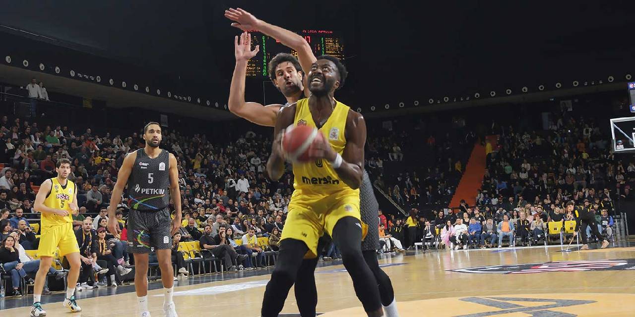 2 uzatmalı maçı 1 sayı farkla kazandılar