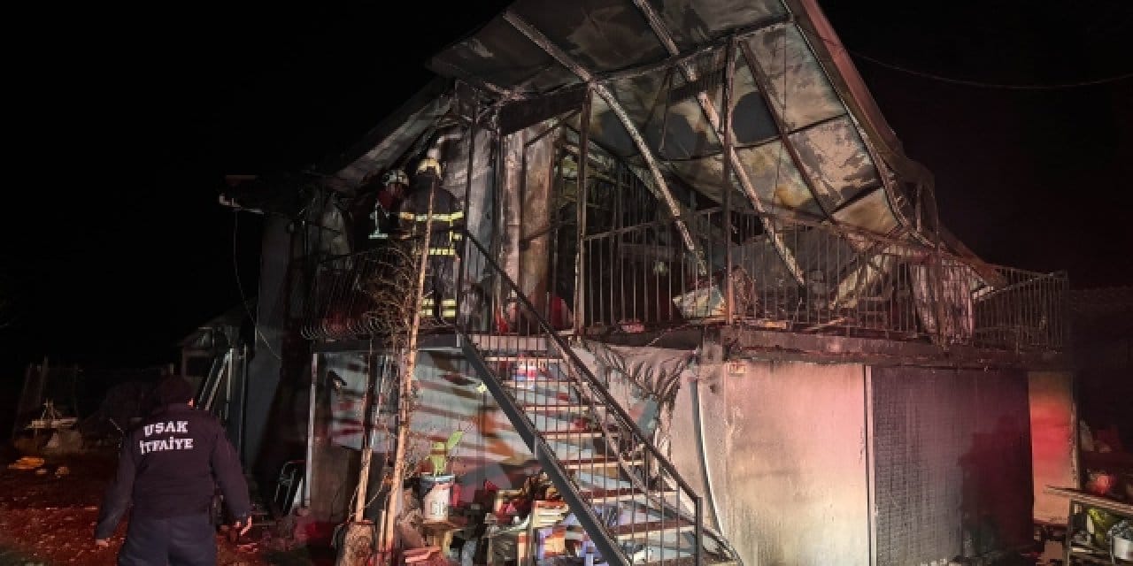 Uşak’ta feci ev yangını: Yaşlı çift yanarak can verdi