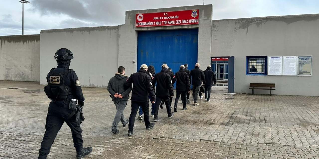 Afyonkarahisar merkezli IŞİD operasyonu: Kırmızı bültenle aranan isimler yakalandı