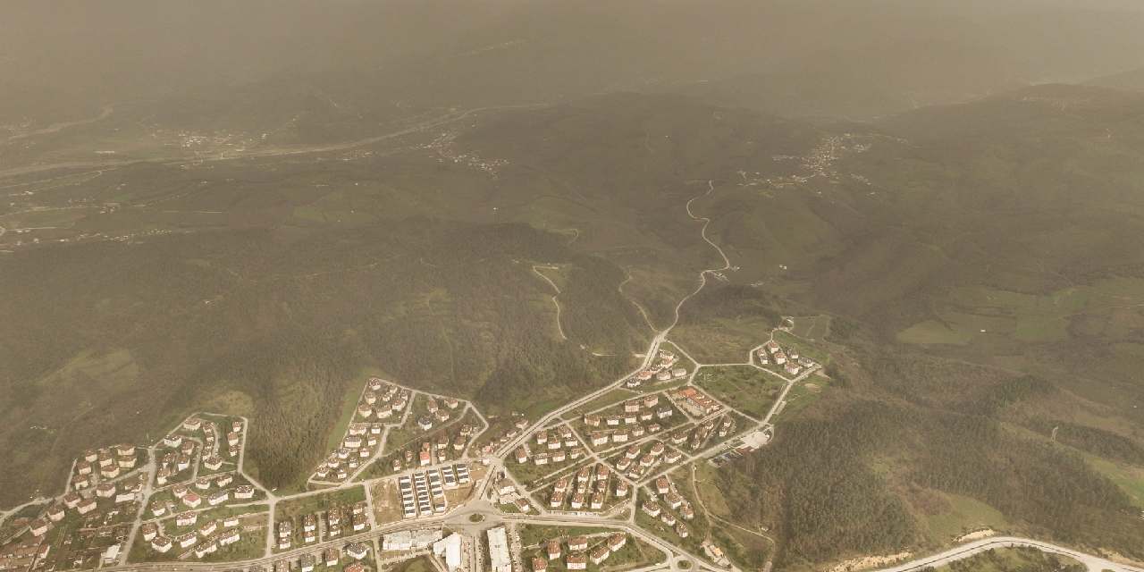 Şehir tozla kaplandı: Göz gözü görmedi