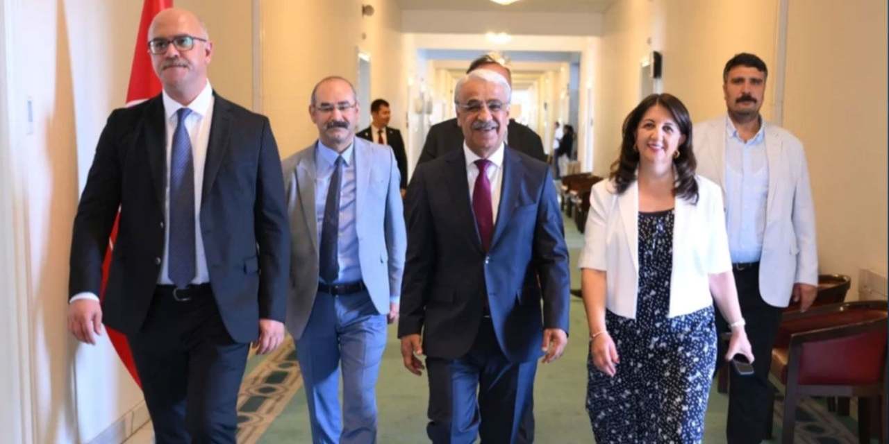 DEM Parti heyeti İmralı'dan döndü