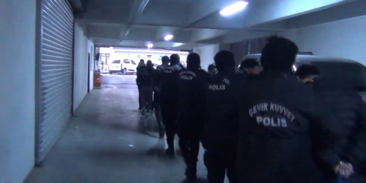 Vergi müfettişlerine FETÖ operasyonu: 52 şüpheli tutuklandı