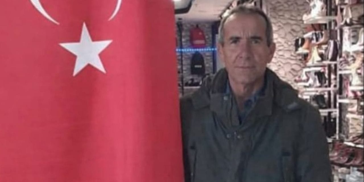 Babasını 12 bıçak darbesiyle katletti: "Öldüğünden emin olduktan sonra kapıyı açarım"