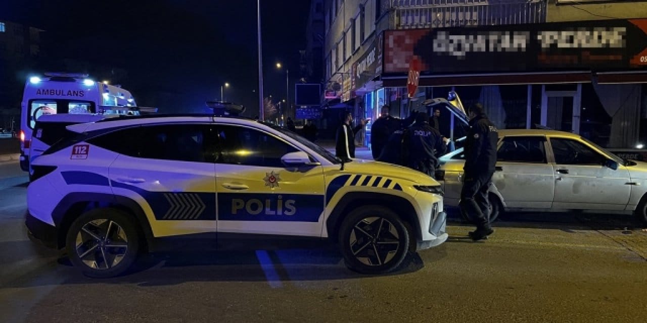 Sokakta ortasında bıçaklandı: Hastaneye kaldırıldı