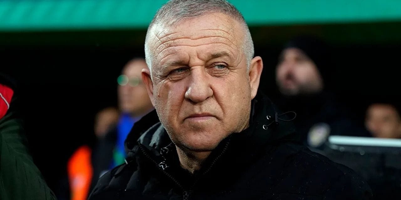 20 ay önce "Güle güle" dediler 20 ay sonra şampiyon yapsın diye geri getirdiler