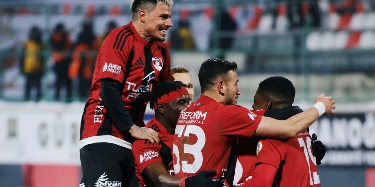 Van FK'da canlı yayında kadro dışı depremi